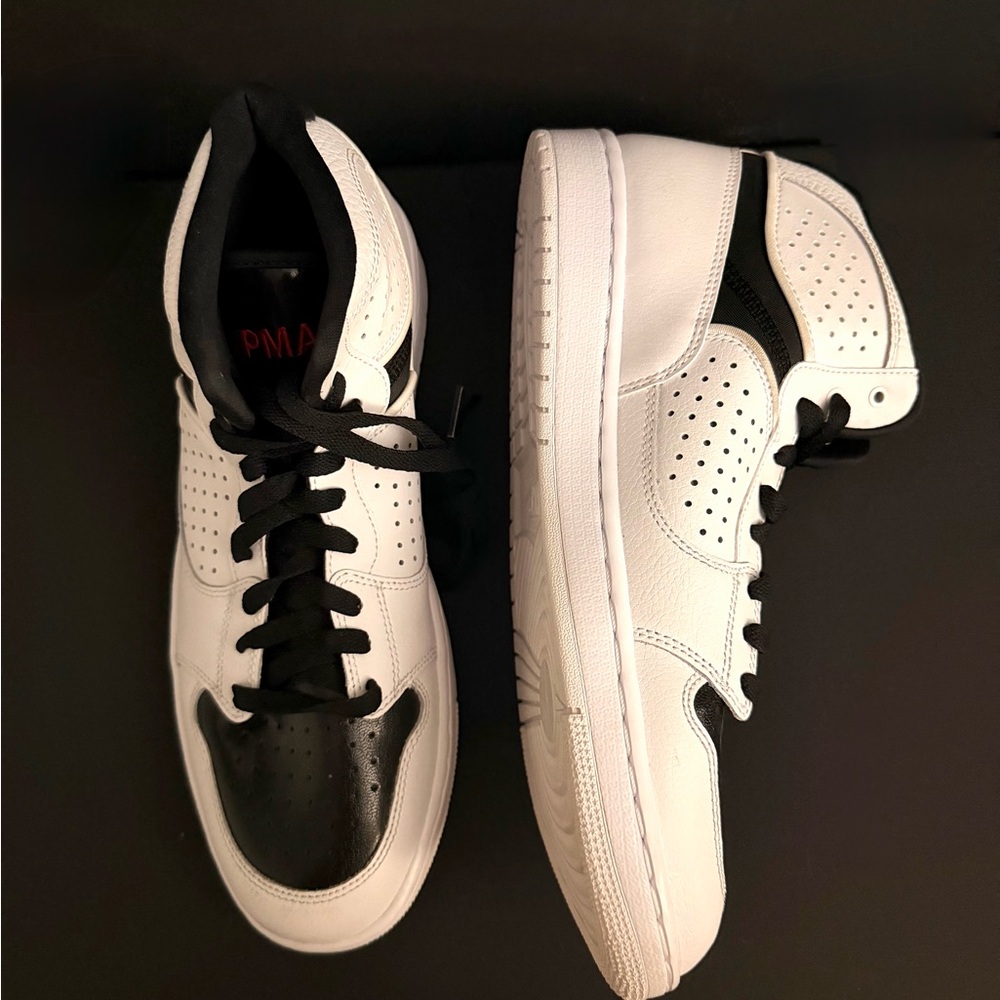 Jordan’s Access - Men's Black and White Sneakers